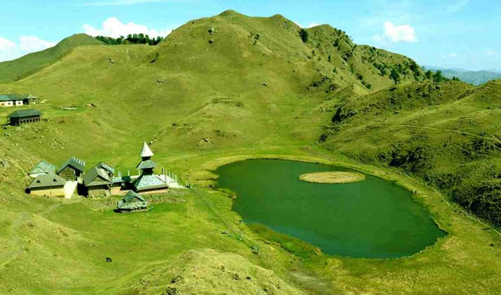 you will be surprised to see these 5 famous lakes of himachal,holiday,travel,tourism,himachal tourism,tourist places in himachal,beautiful lakes in himachal pradesh,travel guide,travel tips in hindi