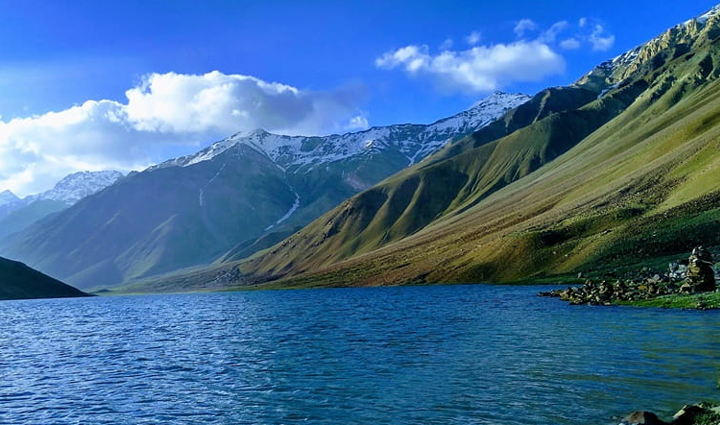 you will be surprised to see these 5 famous lakes of himachal,holiday,travel,tourism,himachal tourism,tourist places in himachal,beautiful lakes in himachal pradesh,travel guide,travel tips in hindi