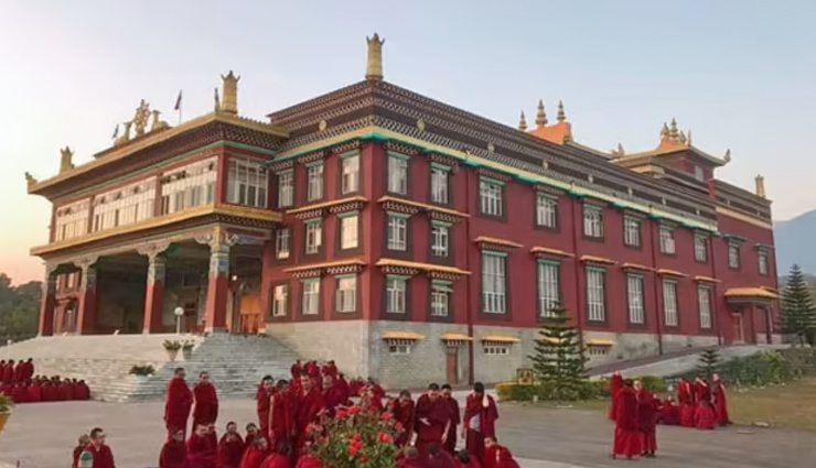 bir billing tourist places,places to visit in bir billing,top attractions in bir billing,gunehar waterfall bir,chowgan tea garden,sunset point bir billing,chokling monastery,barot valley,deer park institute,baijnath temple,drukpa kagyu monastery,himalayan film school,rajgundha valley,bir billing adventure activities,paragliding in bir billing