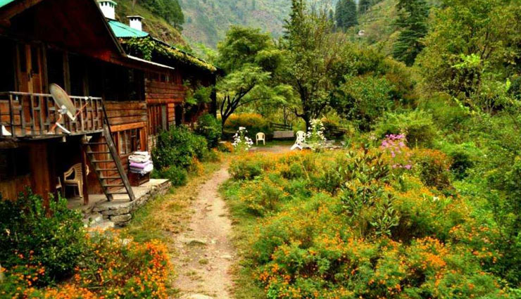 tirthan valley,places near tirthan valley,river crossing,holidays,travel,tourism,trekking