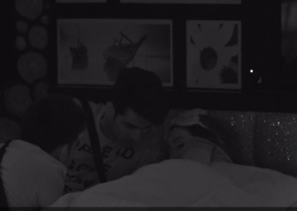 bigg boss 11,bigg boss 11news,bigg boss 11 gossip,puneesh and bandagi getting cozy,hina khan,priyank sharma,bandagi kalra,puneesh sharma,Salman Khan