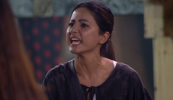 बिग बॉस 11 : प्रियांक पर बरसी अर्शी खान, 'कहाँ अपने कपड़े फाडून्गी, तुम्हारे बाप ने नहीं खरीद के दिए हैं' bigg boss 11,Salman Khan,arshi khan,priyank,hina khan,bigg boss news