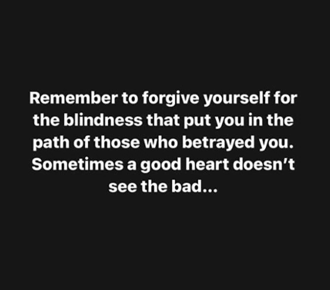 hina khan,hina khan breakup,hina khan boyfriend rocky jaiswal,hina khan cryptic  post,hina khan news in hindi,hina khan breakup news in hindi,hot hina khan breakup