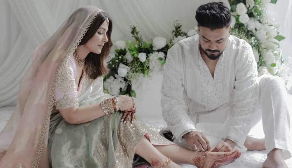 abhijeet bhattacharya,singer abhijeet bhattacharya,diljit dosanjh,singer diljit dosanjh,abhijeet diljit,sardaar ji 3,hina khan,actress hina khan,rocky jaiswal,hina rocky