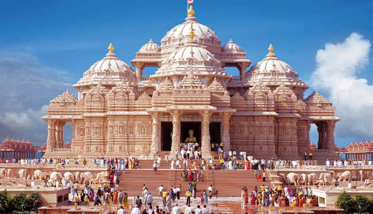 largest hindu temples,largest hindu temples  in the world,hindu temples,pashupatinath mandir,nepal,angkor wat,cambodia,sri ranganathaswamy temple,tamil nadu,akshardham temple,delhi,belur math,west bengalthillai nataraja temple,prambanan trimurti temple,indonesia,brihadeeswarar temple,annamalaiyar temple,dakshineswar kali mandir,west bengal