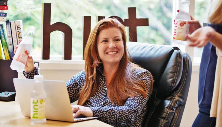 बीमारी से मिला अनोखा आईडिया, पानी बेचकर बना डाली 700 करोड़ की कंपनी, गूगल और फेसबुक में भी सप्लाई