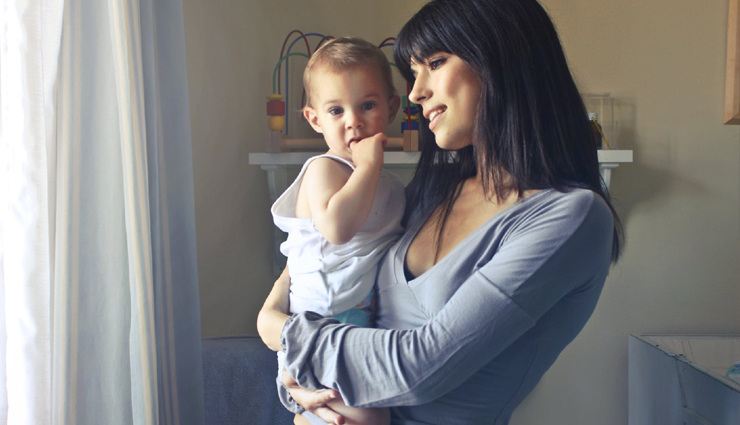 safe baby holding positions,proper ways to hold a baby,holding a newborn safely,infant holding techniques,secure baby carrying positions,safe baby handling tips,new parent baby holding guide,best positions for holding a baby,safe infant handling guidelines,child safety in holding positions