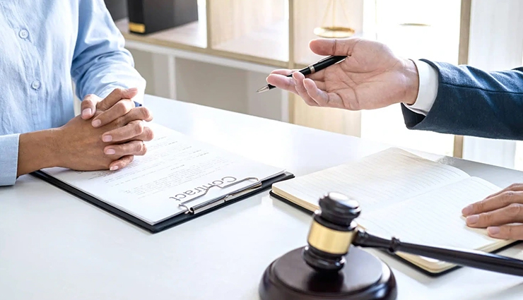 hiring a law firm in cincinnati,questions to ask before hiring a law firm,choosing the right law firm in cincinnati,legal representation in cincinnati,legal advice in cincinnati,finding the best law firm for your case,law firm experience and expertise,law firm success rate,legal fees and costs,attorney-client communication and relationship