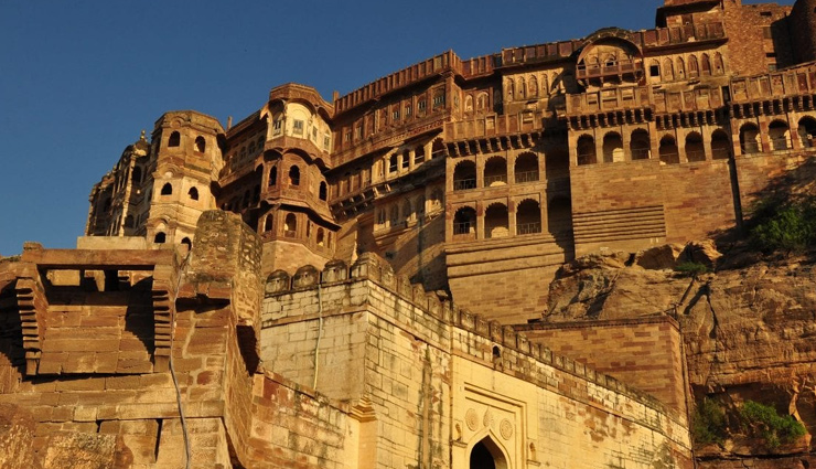 लॉन्ग वीकेंड पर बनाए भारत के इन 8 ऐतिहासिक किलों की सैर का प्लान