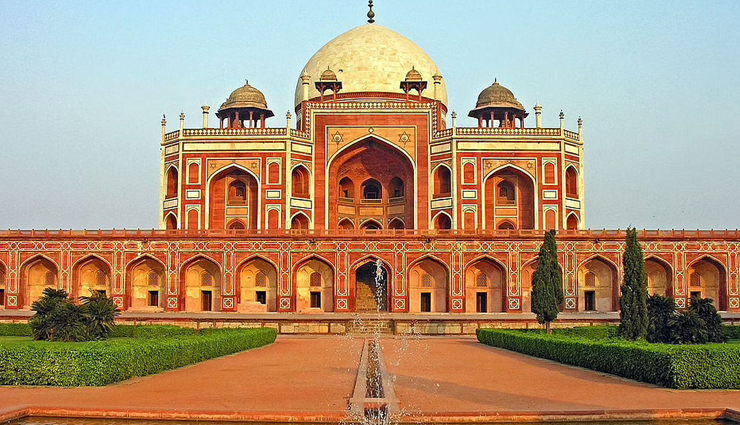 historical monuments,historical monuments in india,india,humayuns tomb,delhi,golgumbaz,karnataka,sanchi buddhist monuments,madhya pradesh,gangikonda cholapuram,tamil nadu,charminar,hyderabad