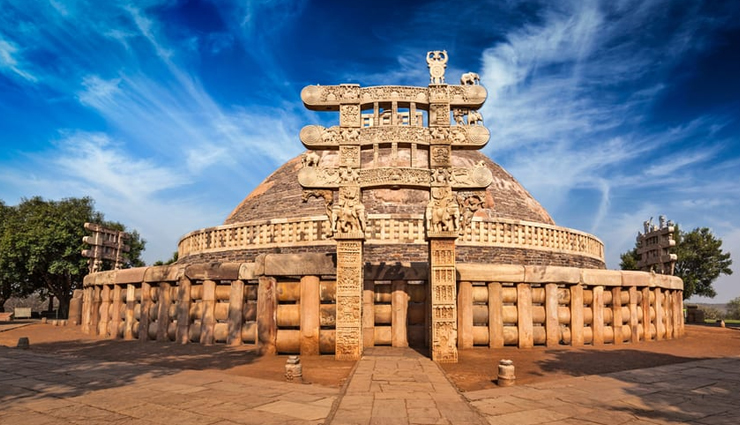 historical monuments,historical monuments in india,india,humayuns tomb,delhi,golgumbaz,karnataka,sanchi buddhist monuments,madhya pradesh,gangikonda cholapuram,tamil nadu,charminar,hyderabad