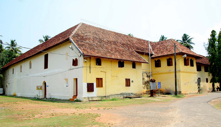 historical places in kerala,kerala,mattancherry palace,francis church,angelo strong,bekal fort,bastion bungalow,bolghatty palace