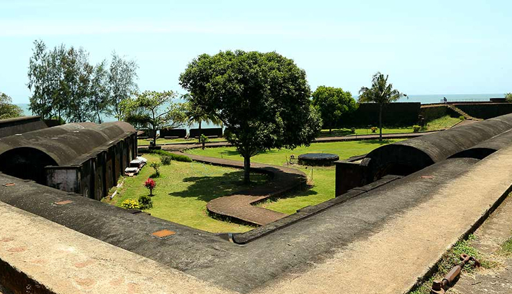 historical places in kerala,kerala,mattancherry palace,francis church,angelo strong,bekal fort,bastion bungalow,bolghatty palace