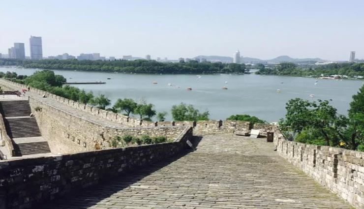 weird news,weird wall of china,nanjing wall,historical wall