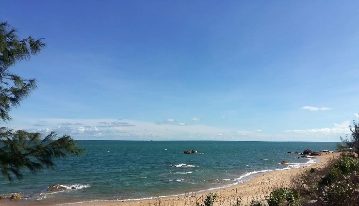 best beaches in vietnam,vietnam beach destinations,vietnam coastline,tropical beaches vietnam,vietnam travel guide,southeast asia beaches,vietnam family-friendly beaches,secluded beaches vietnam,vietnam islands,vietnam beach holiday