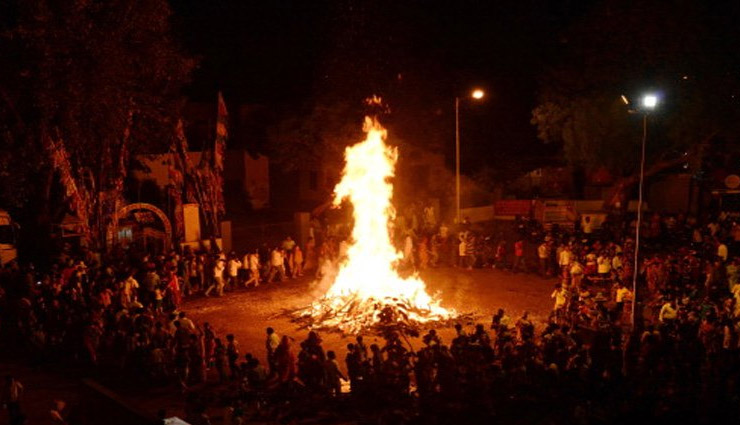 Holi 2018 : राश‍ि के अनुसार दें होली के दिन आहुति, खुलेंगे किस्मत के द्वार