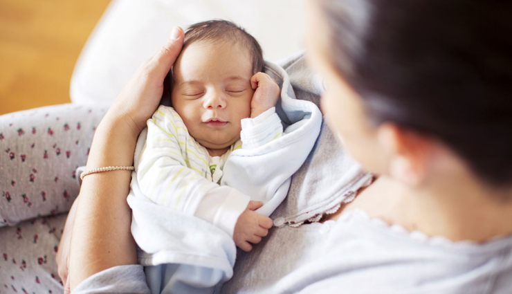 8 Safe Positions in Which You Can Hold a Baby