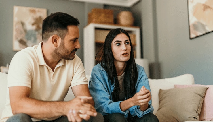 walking on eggshells in a relationship,signs of toxic relationship,emotional well-being in love,insecure relationship signs,relationship red flags,overextending in love,signs of unhealthy love,love should feel secure,relationship self-reflection,emotional struggle in relationships