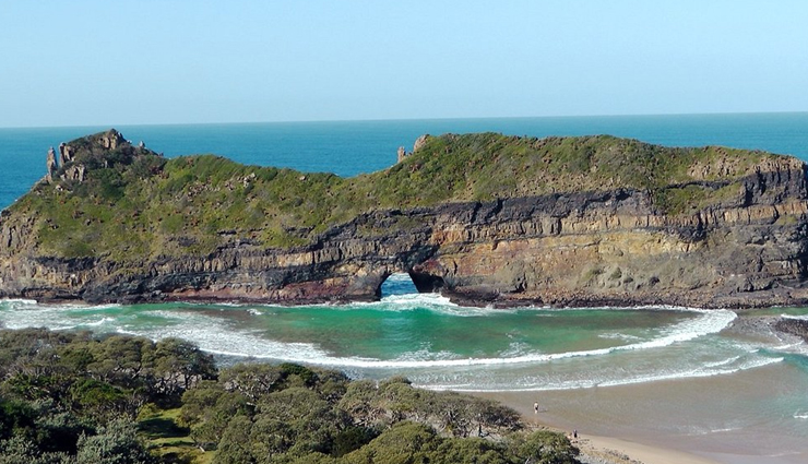 famous landmarks in south africa,must-visit places in south africa,iconic attractions in south africa,popular landmarks in south africa,south africa travel destinations,top sights in south africa,south africa tourism,exploring south africa,south africa travel guide,famous monuments in south africa,south africa sightseeing,south africa tourist spots