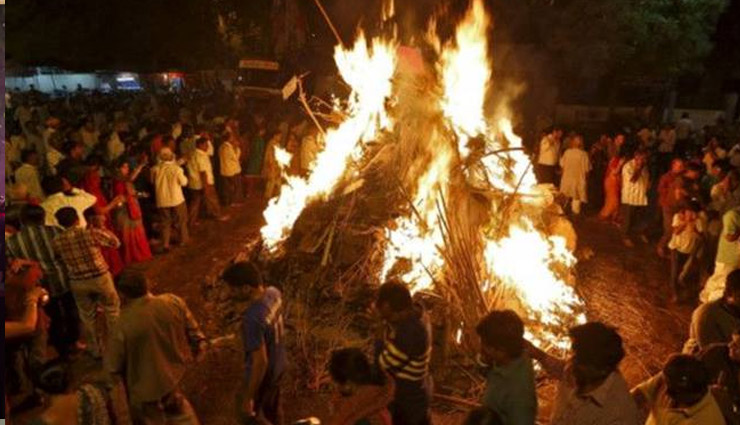 Holi 2018 : होली पर इन उपायों की मदद से घर की नकारात्मकता को करें दूर