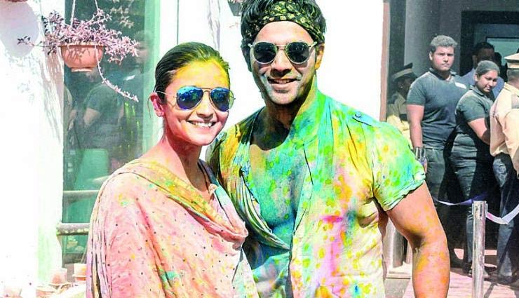 Holi 2022 : इन ब्यूटी टिप्स की मदद से रखें होली पर अपनी त्वचा और बालों का ख्याल 