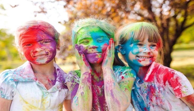 Holi 2020 : बच्चों को नुकसान पहुंचा सकती हैं होली के दौरान ये गलतियां Health tips,health tips in hindi,safety and care tips,holi special,holi 2020