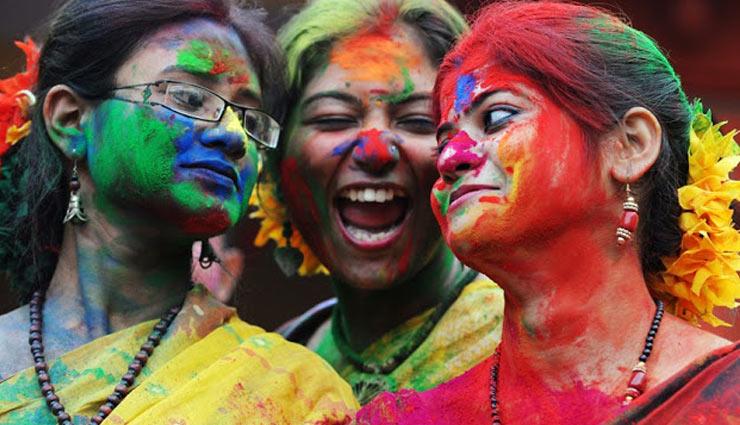 7 Tips For New Brides To Celebrate Their First Holi
