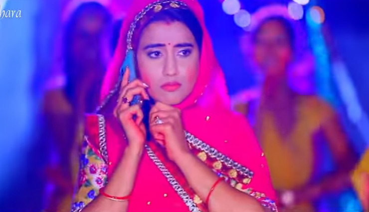 अक्षरा सिंह का भोजपुरी गाना  'होली के पुआ' हुआ वायरल, यूट्यूब पर मिले हजारों व्यूज