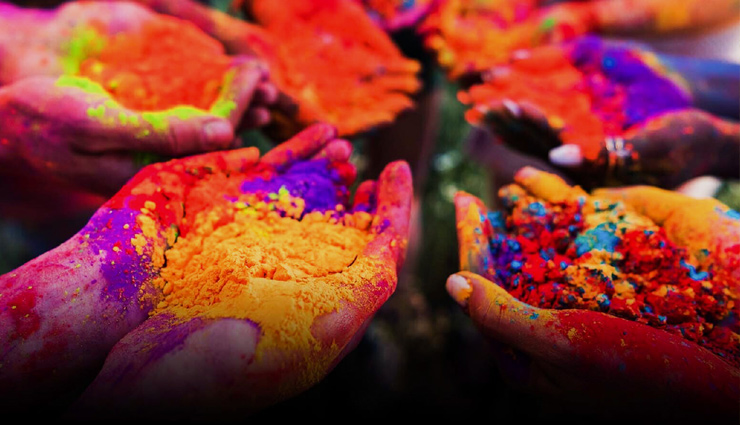 Holi 2022 : घूमने के लिए मिल रहे हैं चार दिन, लें इन 6 जगहों की होली का मजा 