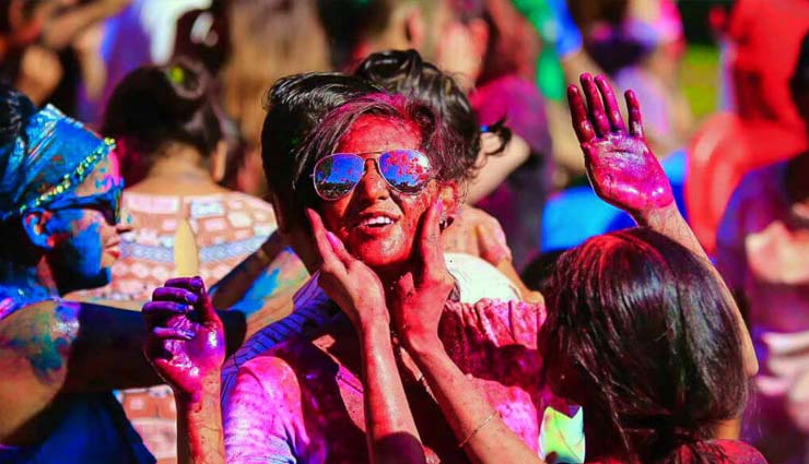 holi special 2019,holi celebration in mumbai,mumbai holi celebration,mumbai holi parties,holi parties,holi celebration,travel,tourism,holi