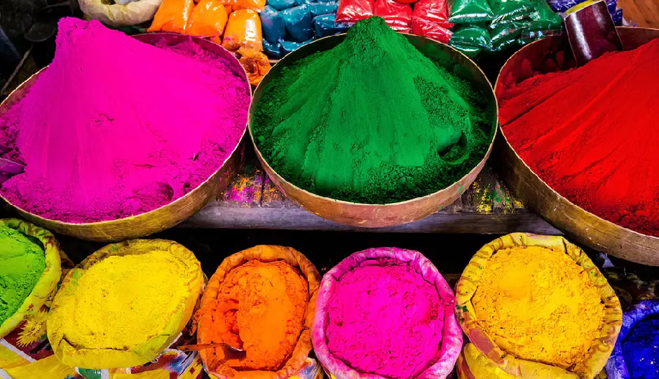 होली में बाजार के नकली रंगों का खतरा, स्किन, आंखें और बाल सुरक्षित रखने के लिए जानें असली और नकली गुलाल पहचानने का तरीका