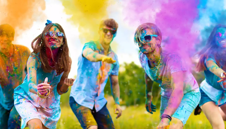 विदेशों में भी मनाई जाती हैं होली बस अंदाज होता हैं कुछ अलग, आइये जानें इसके बारे में 