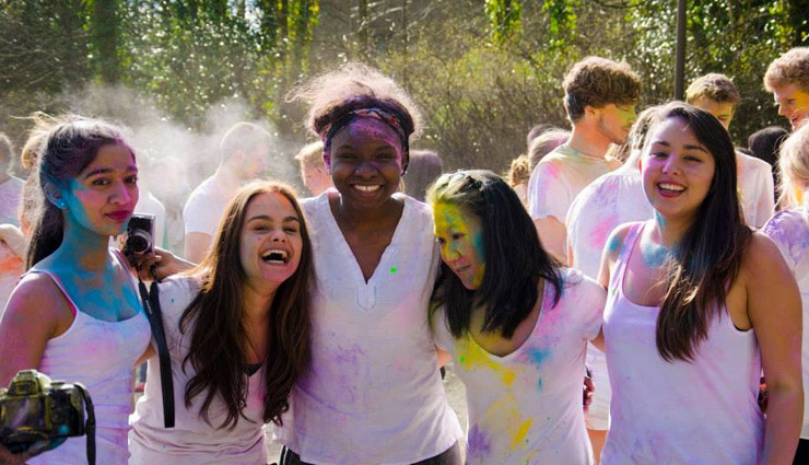 Holi Special- 5 Outfits To Rock Your Holi