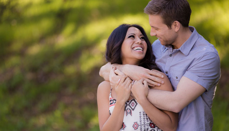 Holi 2018 : इस होली अपने दांपत्य जीवन को बनाए सुखी इन उपायों की मदद से