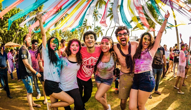 ways to make holi evening memorable,newly weds holi tips,newly weds can make their holi memorable,mates and me,relationship tips,holi2021