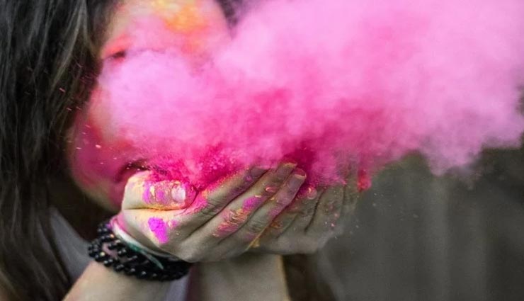 Holi 2021 : इन टोटकों की मदद से दूर करें बीमारियों से जुड़ी समस्या astrology tips,astrology tips in hindi,holi special,holi 2021