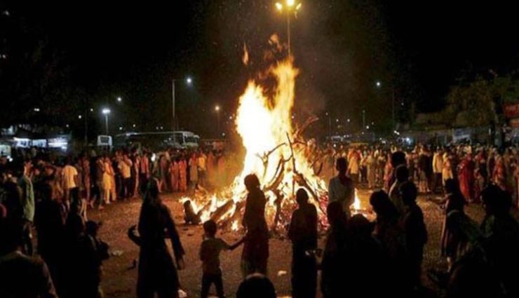 Holi 2021 : राशिनुसार होलिका दहन कर बनाए शुभ संयोग, जीवन में आएगी खुशियां astrology tips,astrology tips in hindi,holi special,holi 2021,holika dahan