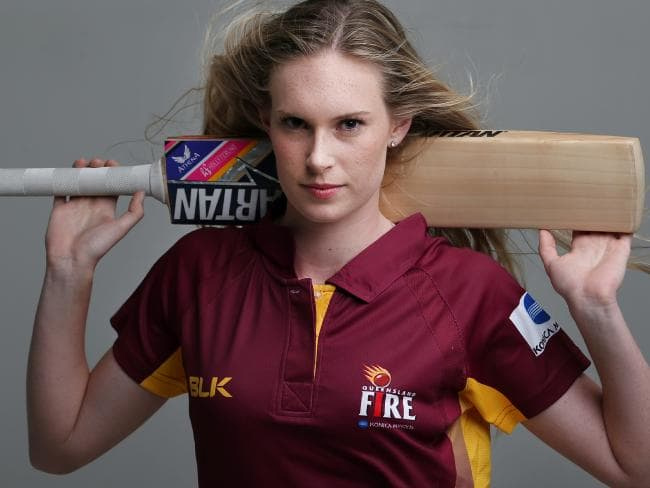 most beautiful women cricketers,beautiful women cricketers around the world,ellyse alexandra perry,holly ferling,sarah jane taylor,isa guha,laura marsh