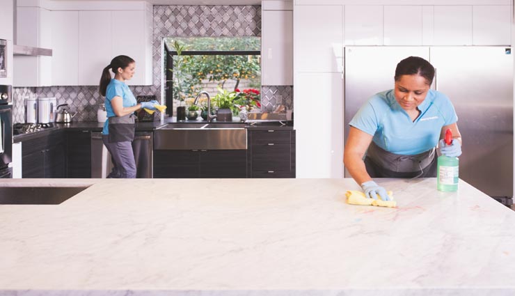 सफाई के दौरान अक्सर महिलाएं करती हैं ये 5 गलतियां, बनती है बिमारियों का कारण