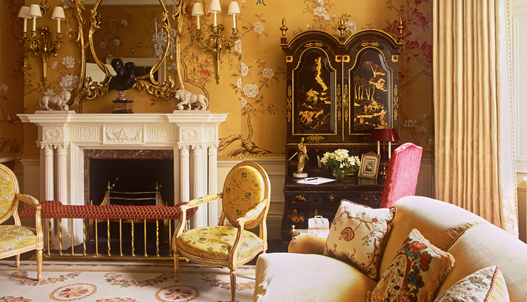 souvenirs to buy from iran,best souvenirs to buy from iran,handmade cloths,giveh,sweets,Nuts,and spices for the foodie,home furnishings,minakari,khatamkari,travel,holidays,travel guide,travel tips