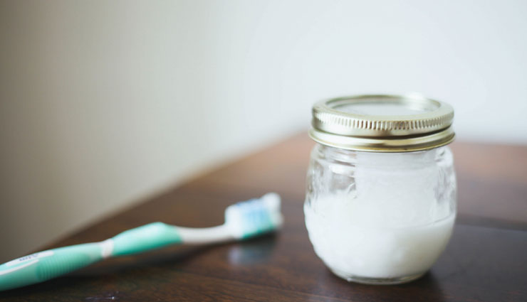 diy toothpaste,homemade toothpaste,homemade toothpaste for strong teeth,teeth care tips,beauty tips,skin care tips
