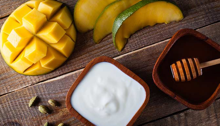 5 Homemade Mango Face Pack To Get Glowing Skin