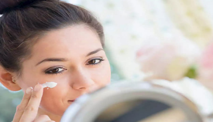 इन होममेड मॉइस्चराइज़र से होगा ऑयली स्किन का निपटारा 