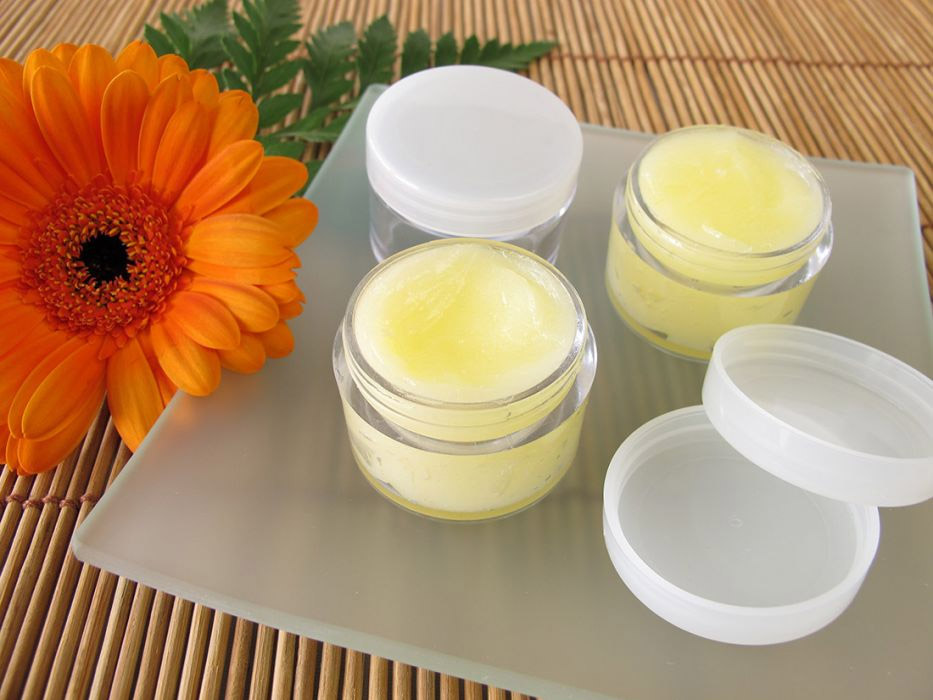 homemade pain balm,treat aches and pain,diy pain balm,household tips