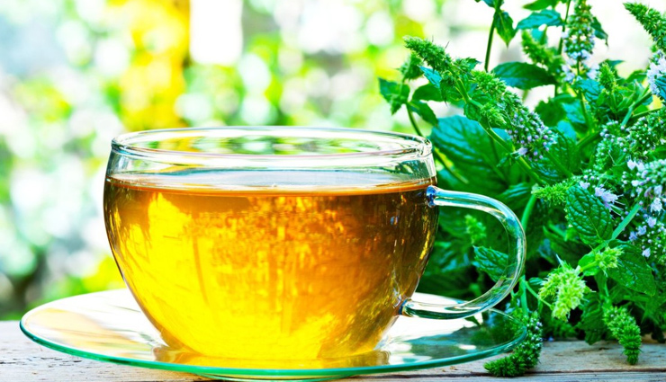 lemon juice and peppermint tea,cucumber toner,camphor and rosewater,peach with almond oil,oily skin,homemade tone,skin care tips,beauty tips