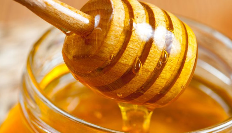 turmeric face pack for skin,turmeric face care tips,face,beauty,beauty tips,skin care tips,turmeric for skin beauty