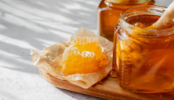 7 DIY Honey Can Benefit Your Skin and Hair