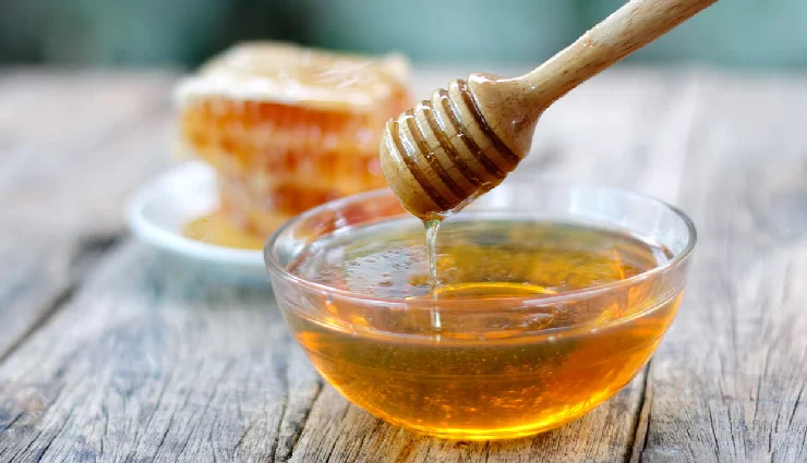 7 DIY Ways To Use Honey for Skin