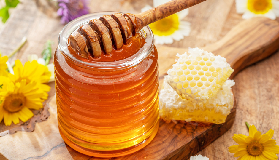 10 DIY Ways To Use Honey for Skin and Hair