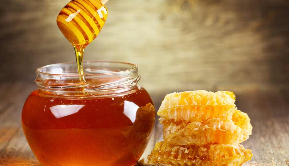 16 Amazing Benefits of Honey for Skin and Hair